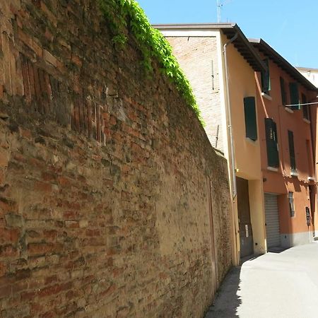 Ferienwohnung Atelier Della Castellina Imola Zimmer foto