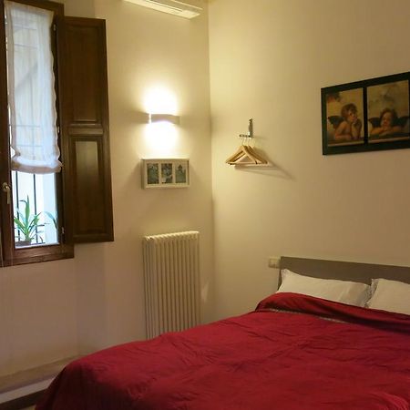 Ferienwohnung Atelier Della Castellina Imola Zimmer foto
