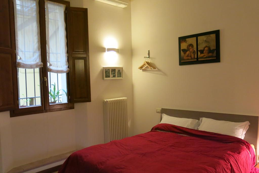 Ferienwohnung Atelier Della Castellina Imola Zimmer foto