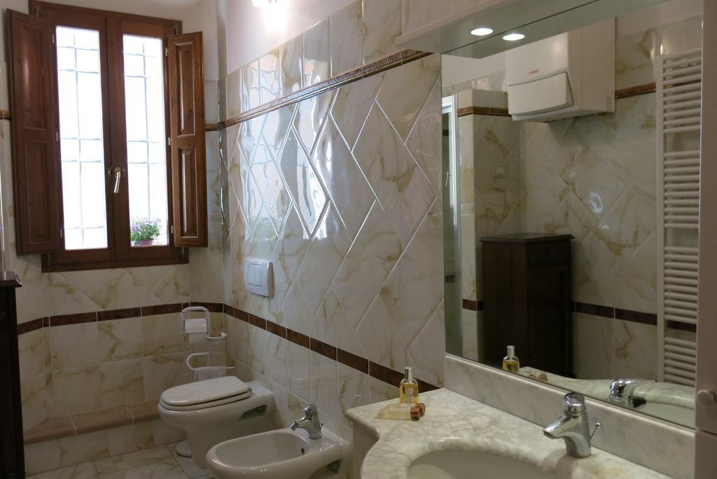 Ferienwohnung Atelier Della Castellina Imola Zimmer foto